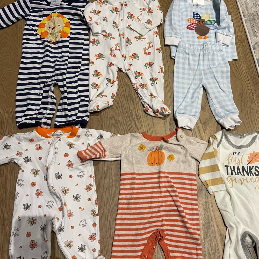 6 Pairs of Pajamas and Playsuits for fall. Angel Dear, Kissy Kissy. Most 3-6M.
